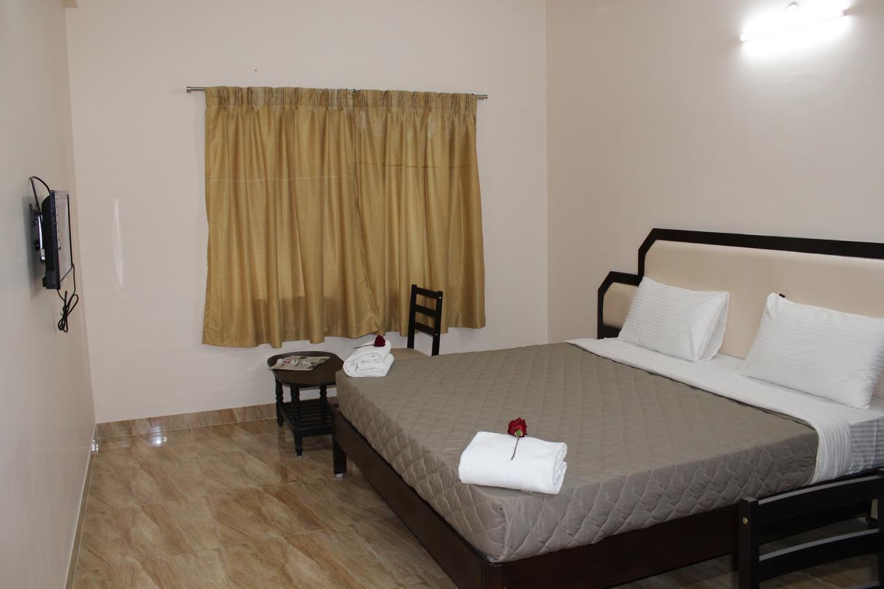 Hotel Jaidharshini Palace Kumbakonam Exterior foto